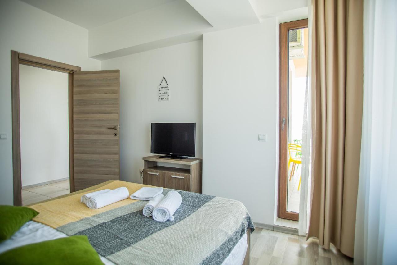 Bella Vista Summerland Mamaia Exterior foto