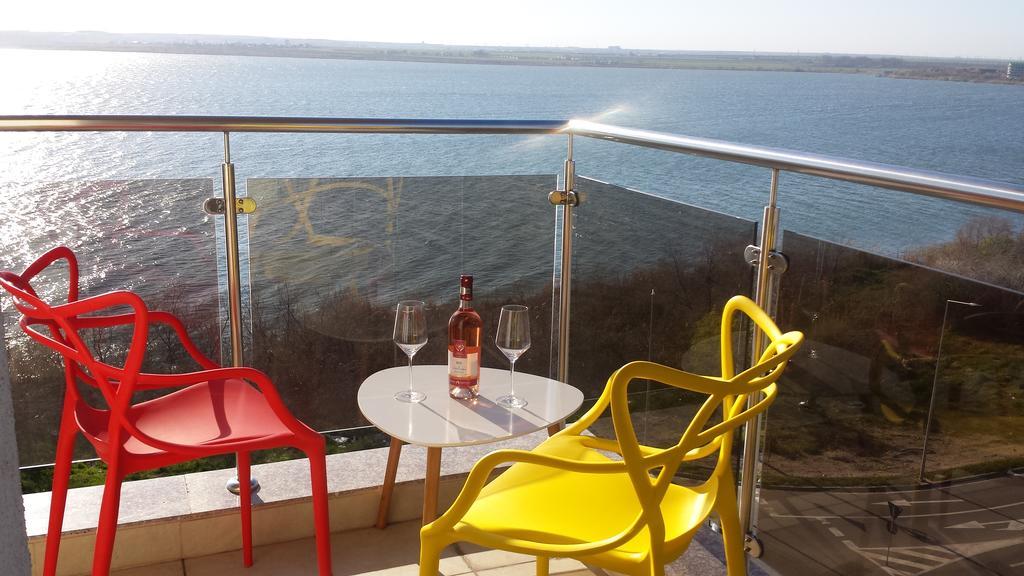 Bella Vista Summerland Mamaia Exterior foto